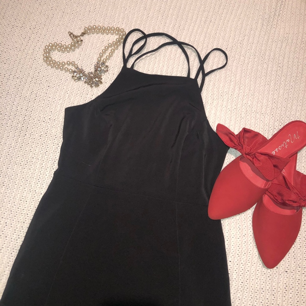 Elegant black bodycon dress
